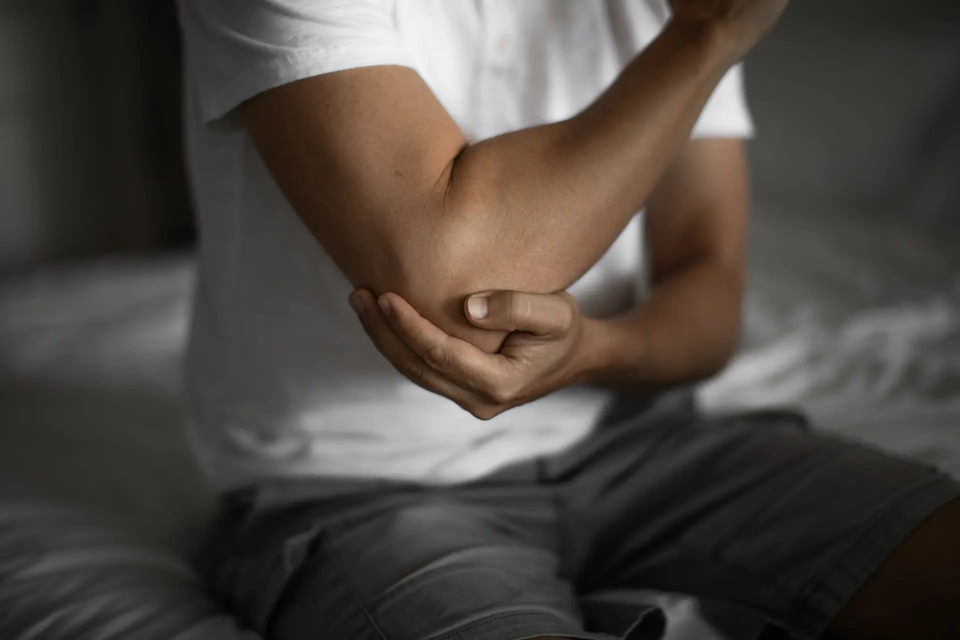 What Does Arthritis in Elbow Feel Like